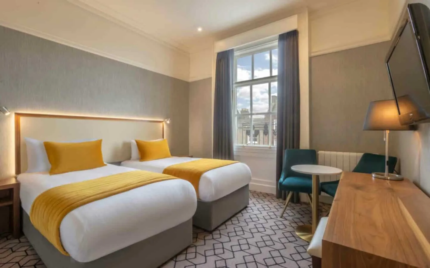 Guest bedroom