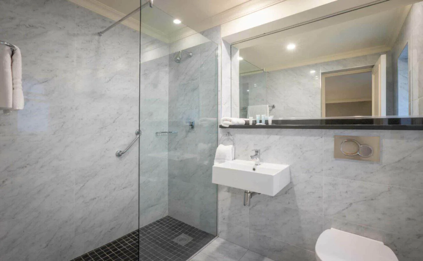 Baño de invitados