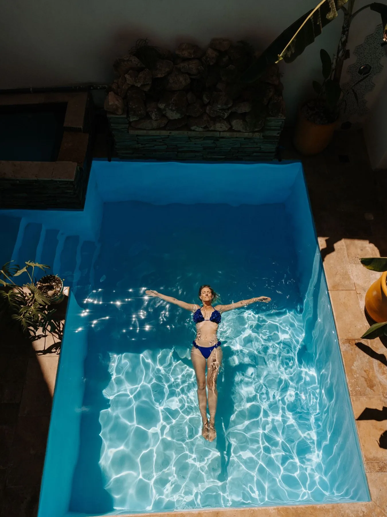 Chapel 5 poolside