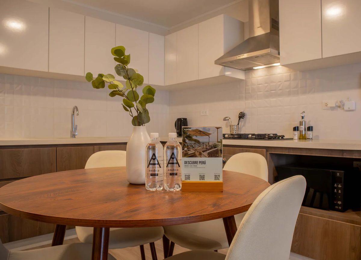 Majestic 2BR w/ Balcony in Miraflores