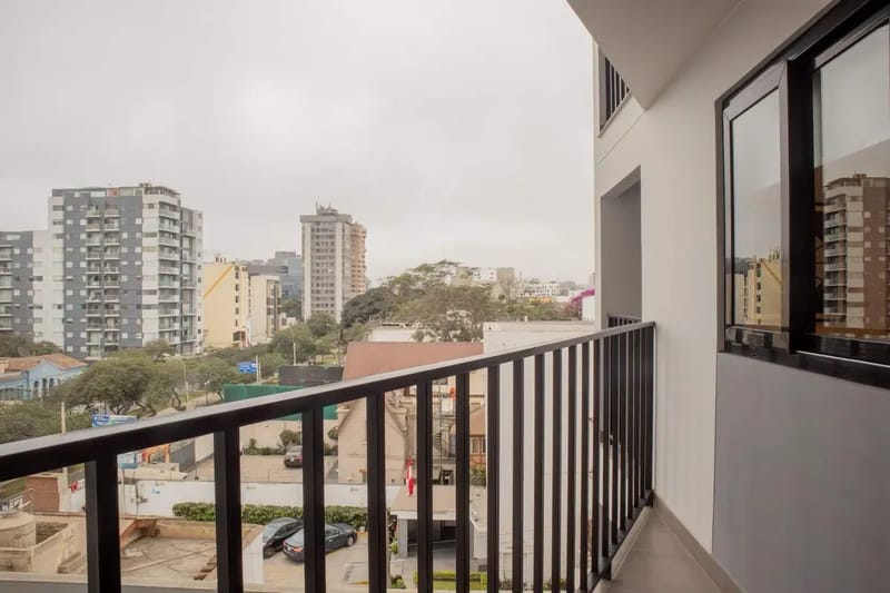 Majestic 2BR w/ Balcony in Miraflores