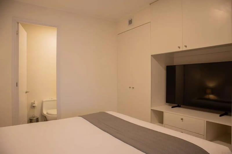 Majestic 2BR w/ Balcony in Miraflores