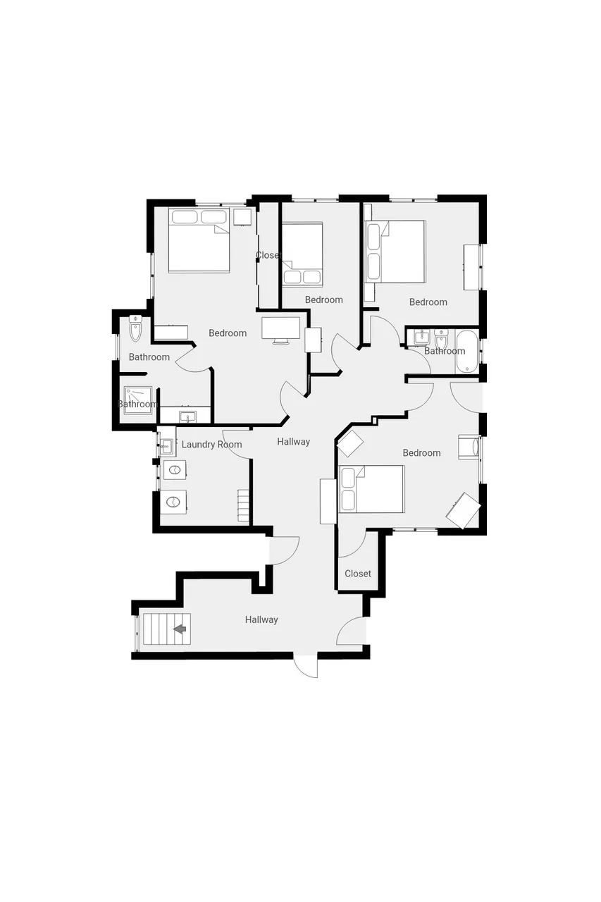 Un plano muestra varios dormitorios, baños y un pasillo central.