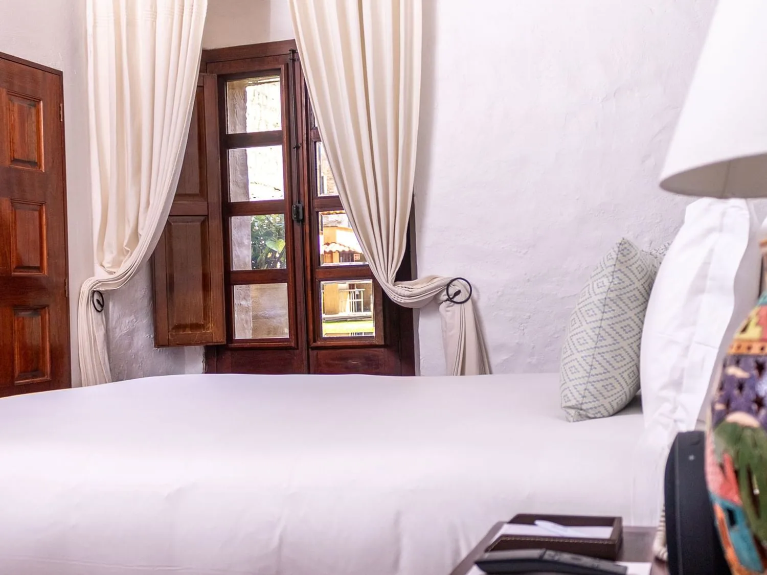 Novicia Queen room