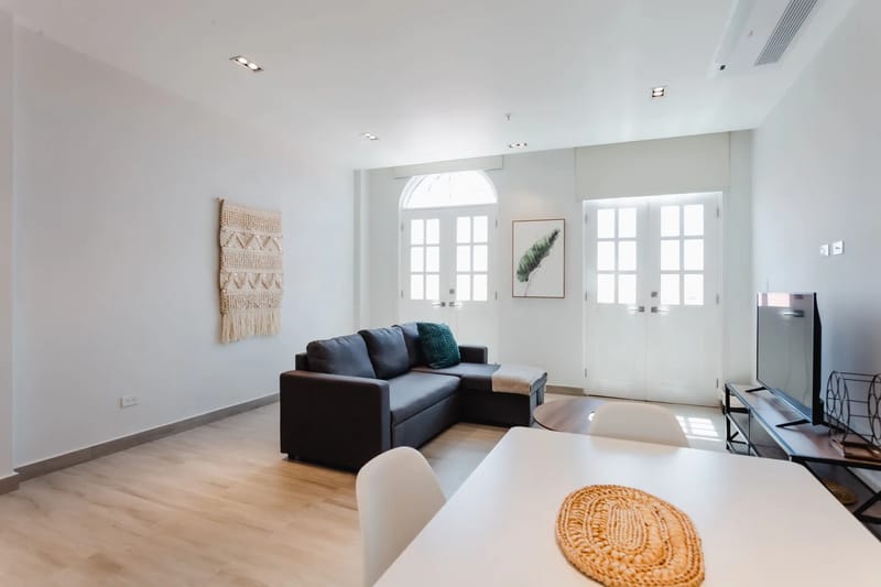 Perfect 2BR in Casco Antiguo w/ Balcony