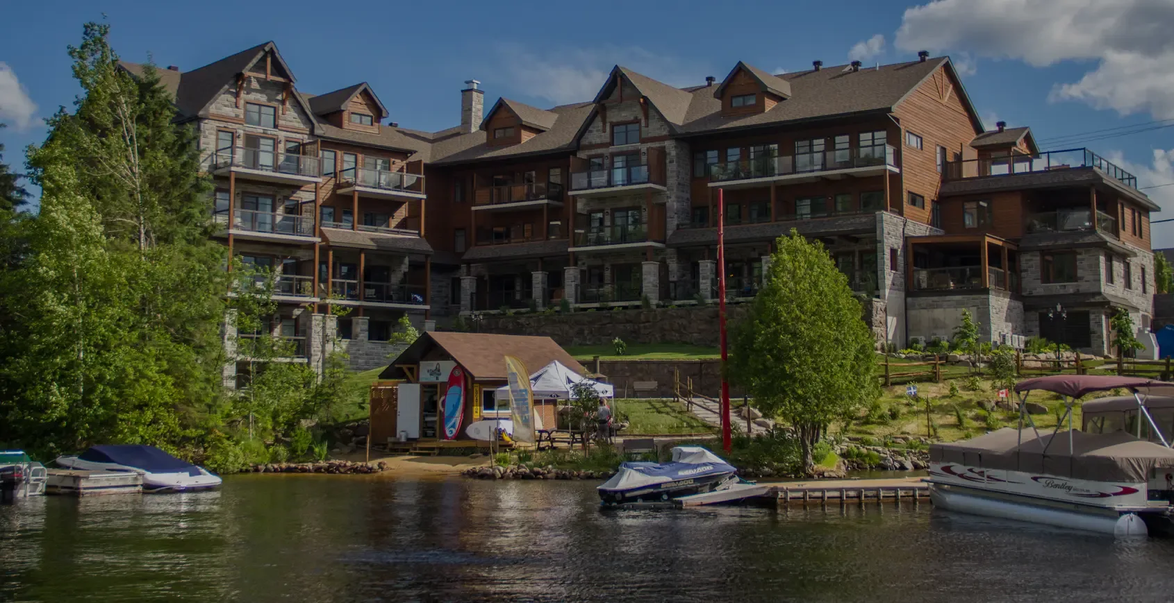 Le Viking Resort in summer