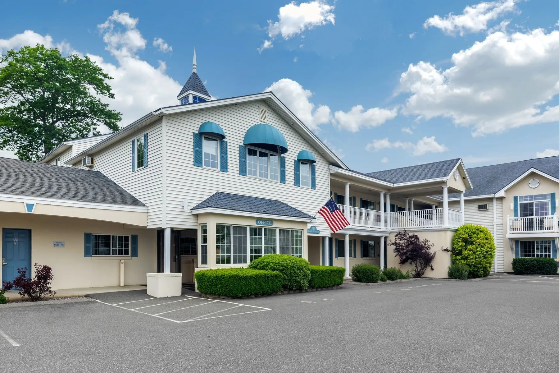 Driftaway Hotel & Pool