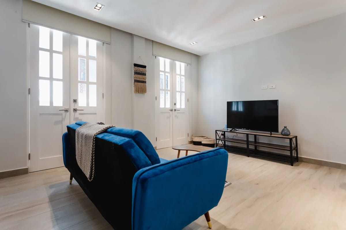 Premium 1BR in Casco Antiguo w/ Balcony
