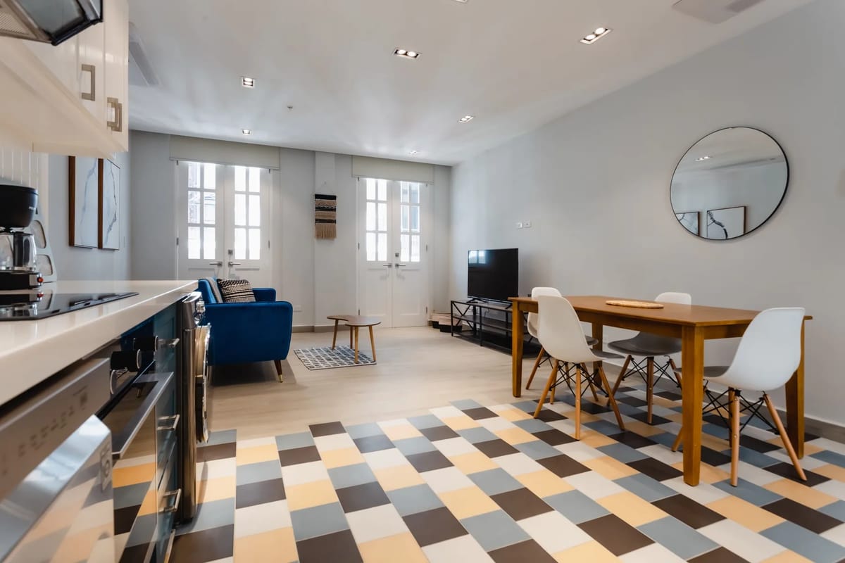Premium 1BR in Casco Antiguo w/ Balcony