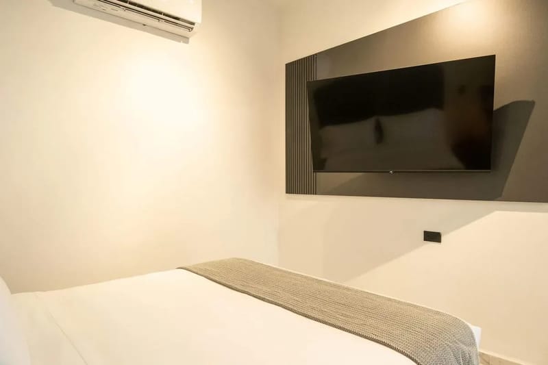 Lovely 2BR w/ Balcony near Ciudad Amurallada