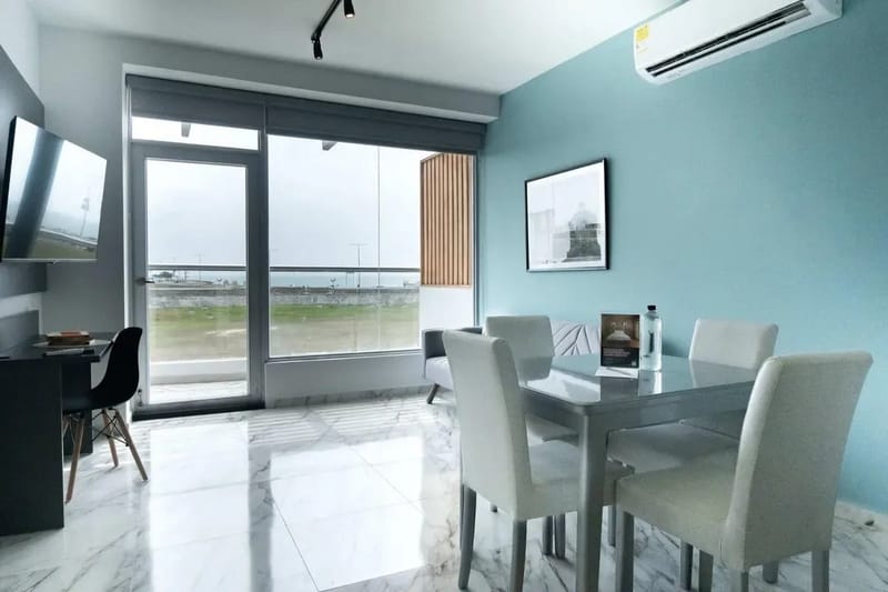 Lovely 2BR w/ Balcony near Ciudad Amurallada