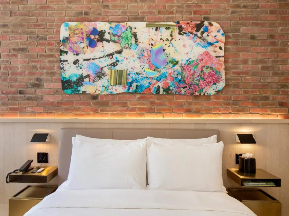 Guestroom with a bed