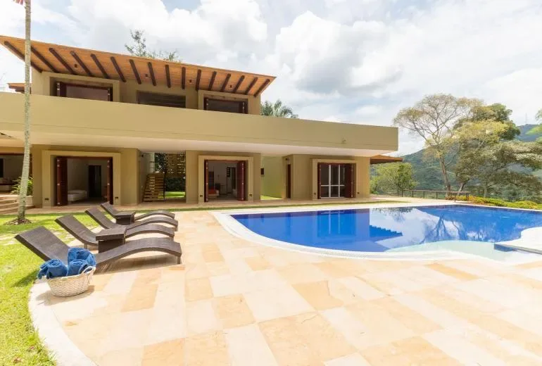 Astonishing 5BR House w/ pool in Anapoima