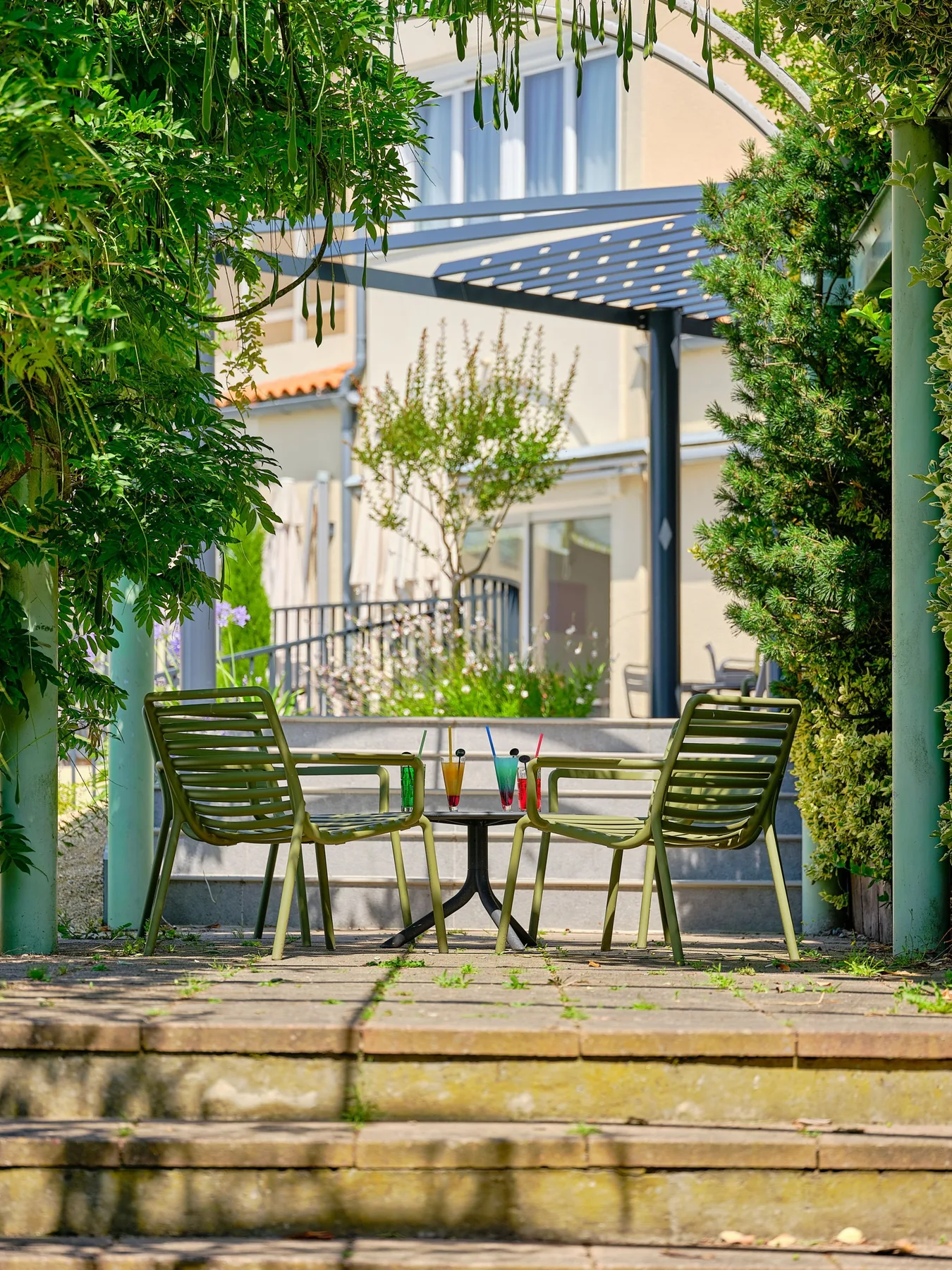 Zona al aire libre para comer y tomar bebidas