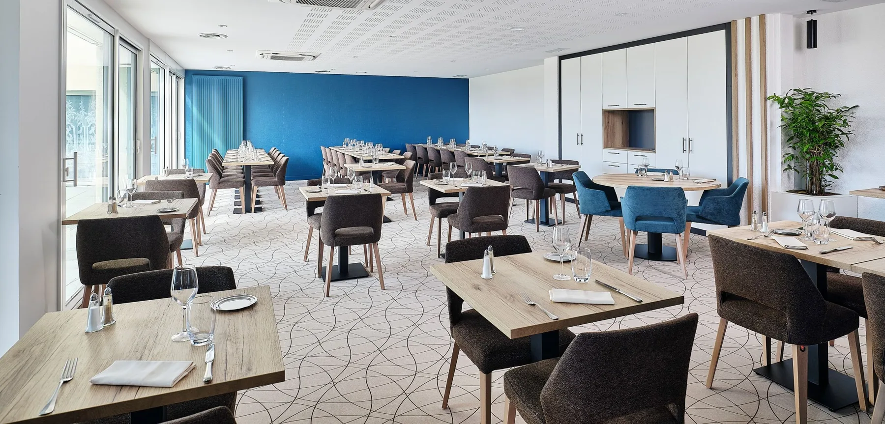 Restaurant dining room