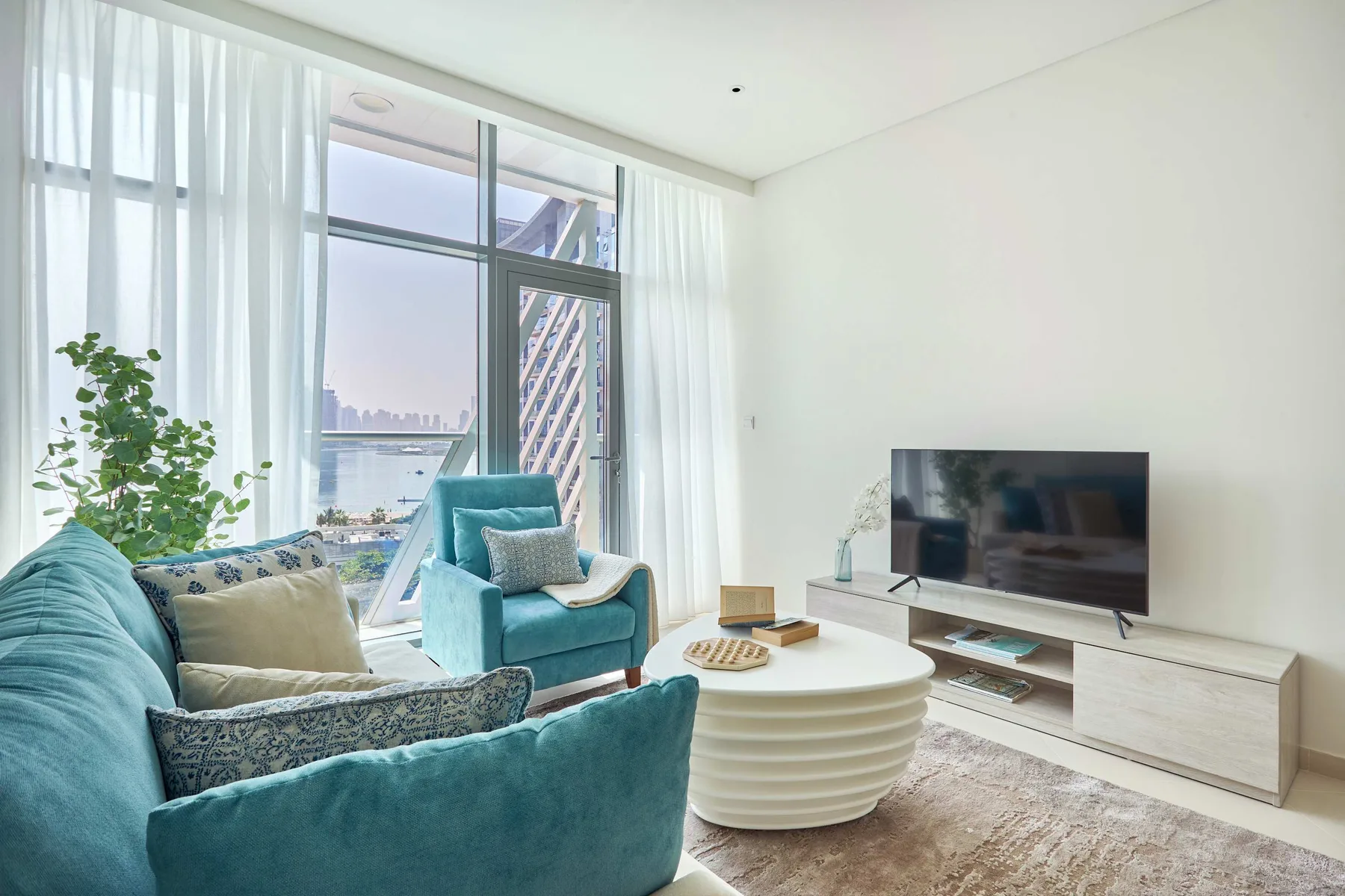 Mesmerizing 3BR + Maid with Sea & Skyline View