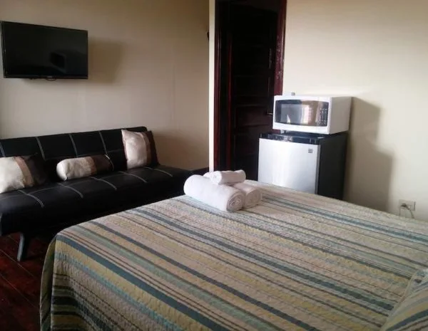 Serenade Hotel