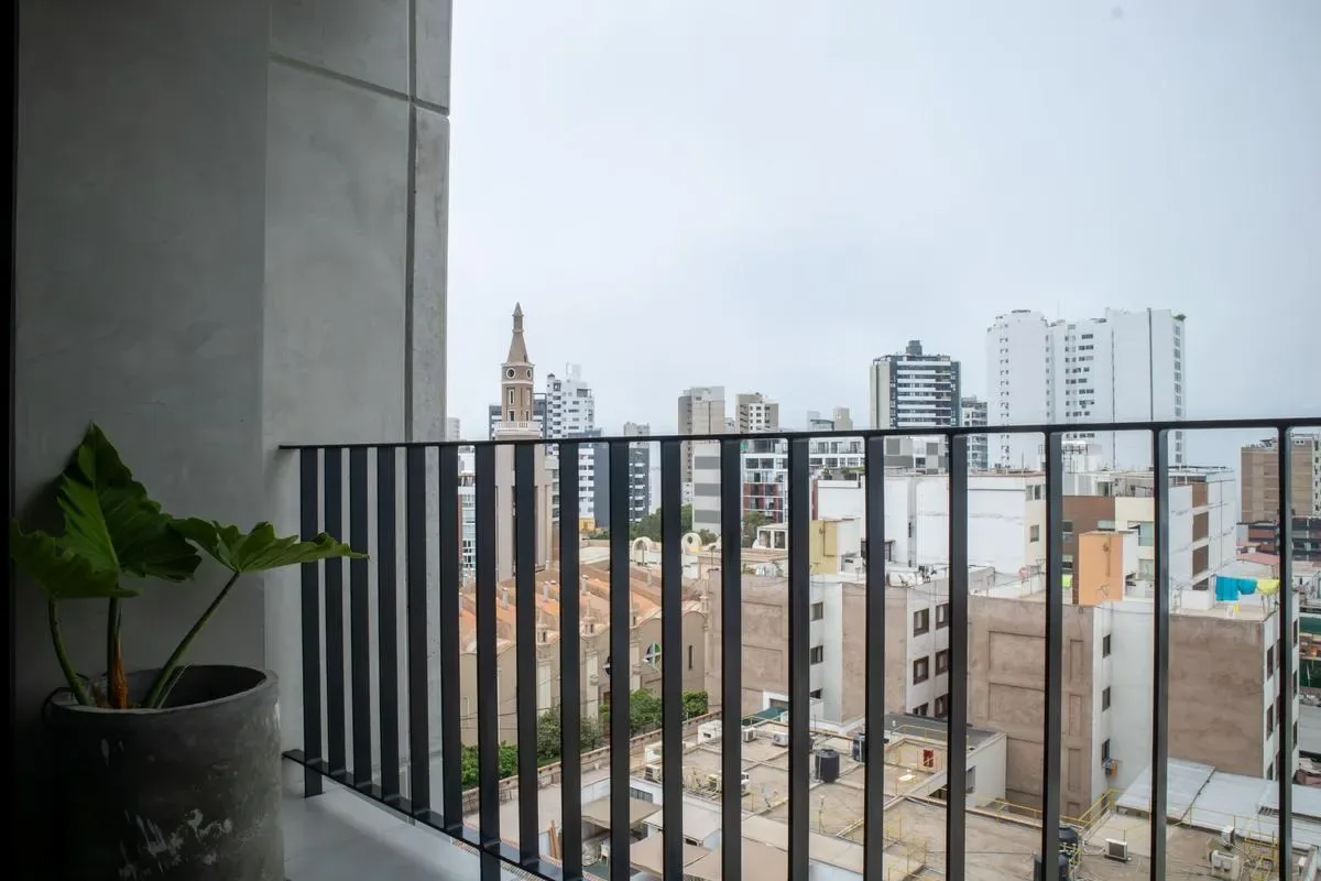 Splendid 2BR with balcony in Miraflores