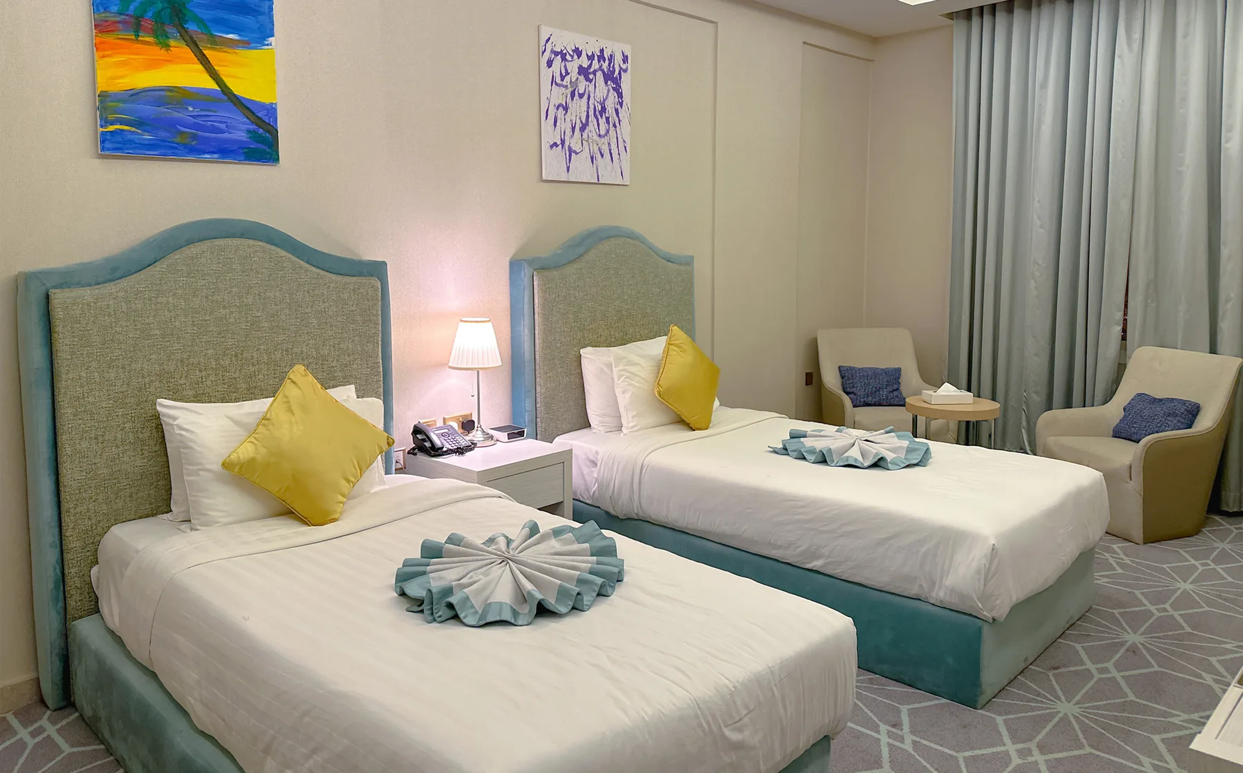 Deluxe room with twin beds