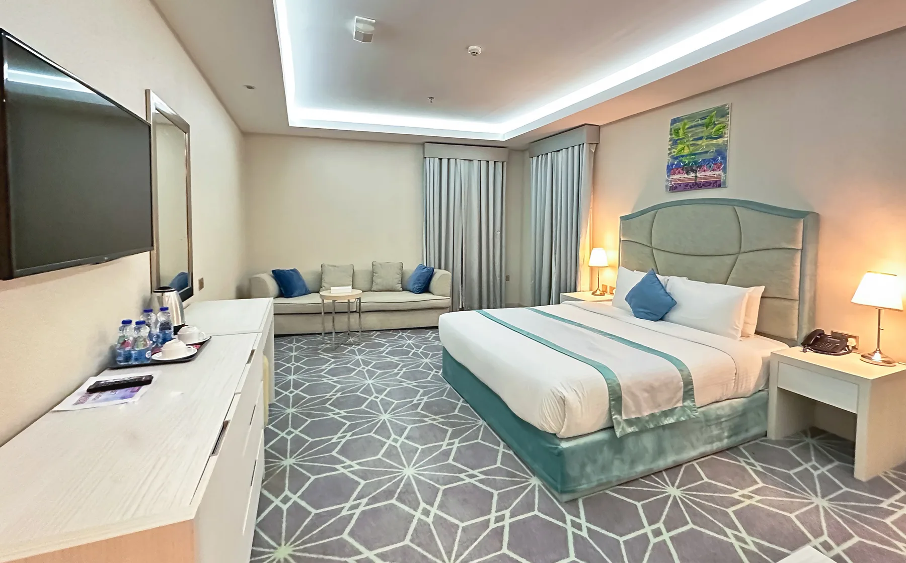 Suite bedroom