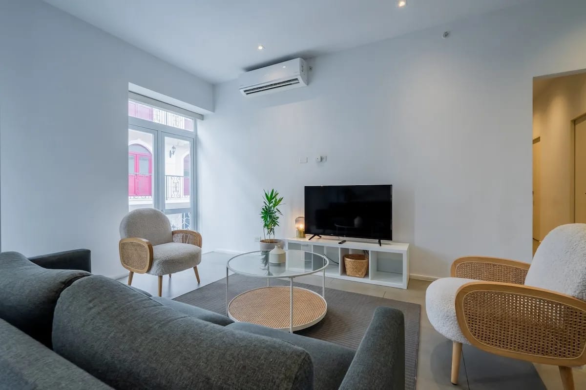 Spacious 2BR in Casco Antiguo w/ Rooftop