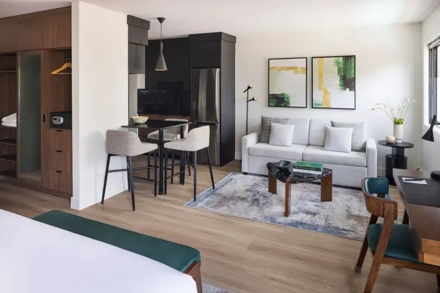 The Como Hotel room