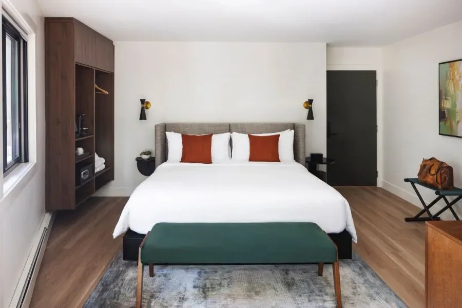 The Como Hotel room