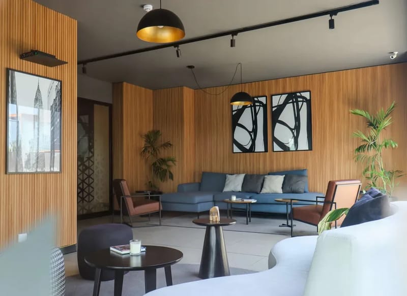 Upscale 3BR w/ AC & Balcony in Miraflores