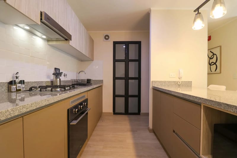Upscale 3BR w/ AC & Balcony in Miraflores