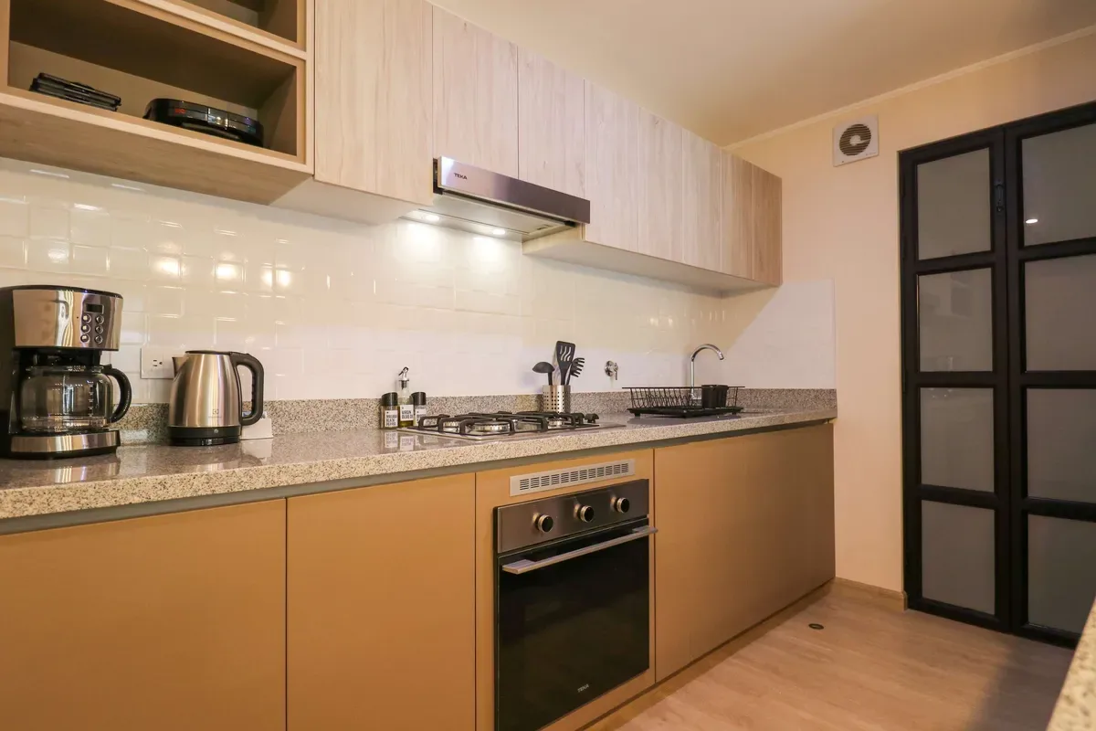 Upscale 3BR w/ AC & Balcony in Miraflores