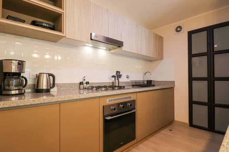 Upscale 3BR w/ AC & Balcony in Miraflores