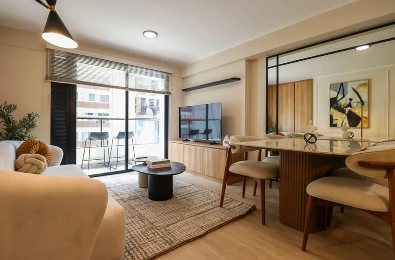 Upscale 3BR w/ AC & Balcony in Miraflores