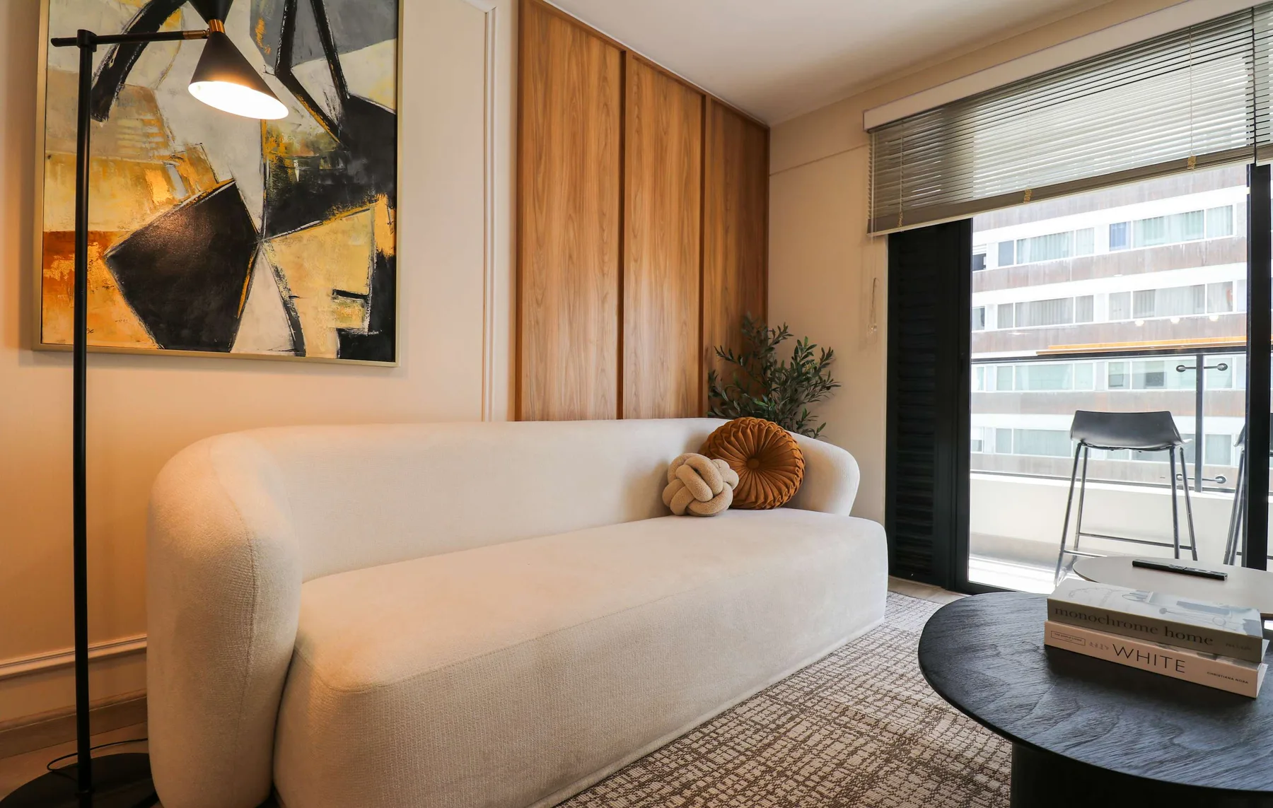 Upscale 3BR w/ AC & Balcony in Miraflores