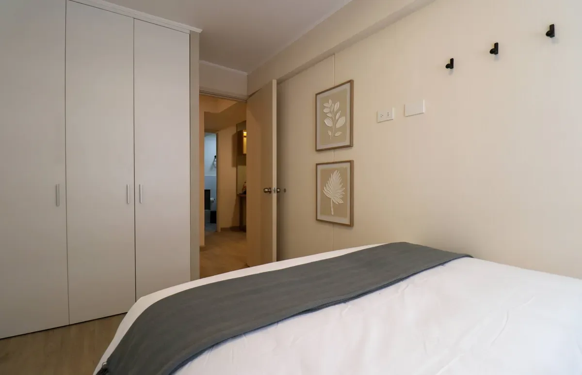 Upscale 3BR w/ AC & Balcony in Miraflores