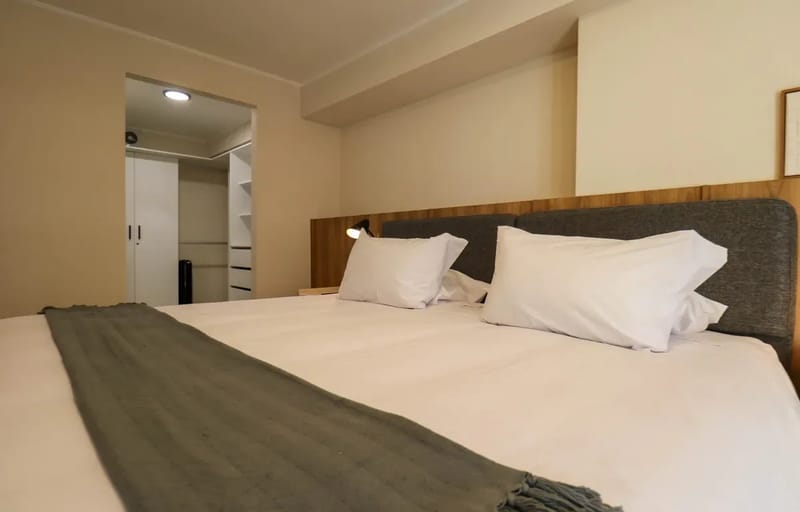 Upscale 3BR w/ AC & Balcony in Miraflores