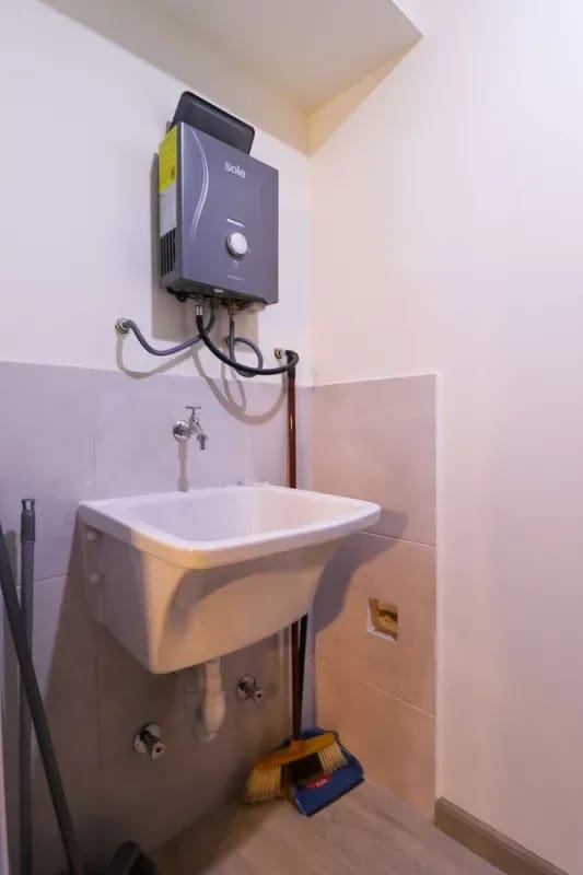 Upscale 3BR w/ AC & Balcony in Miraflores