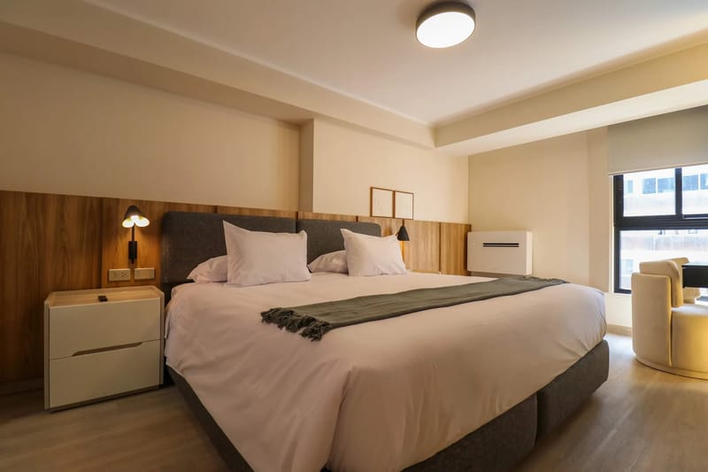 Upscale 3BR w/ AC & Balcony in Miraflores