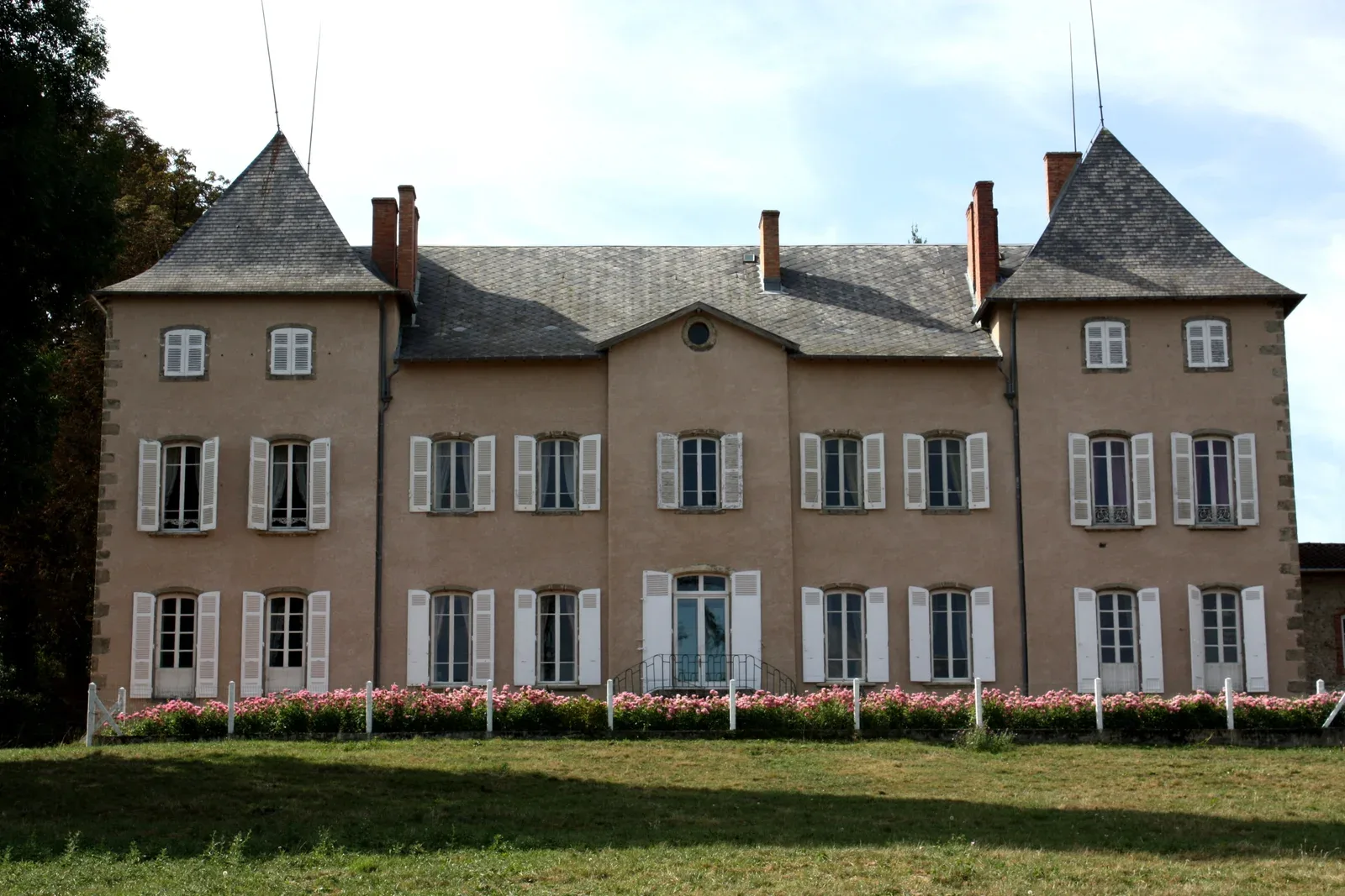 Château de Chambost and its grounds