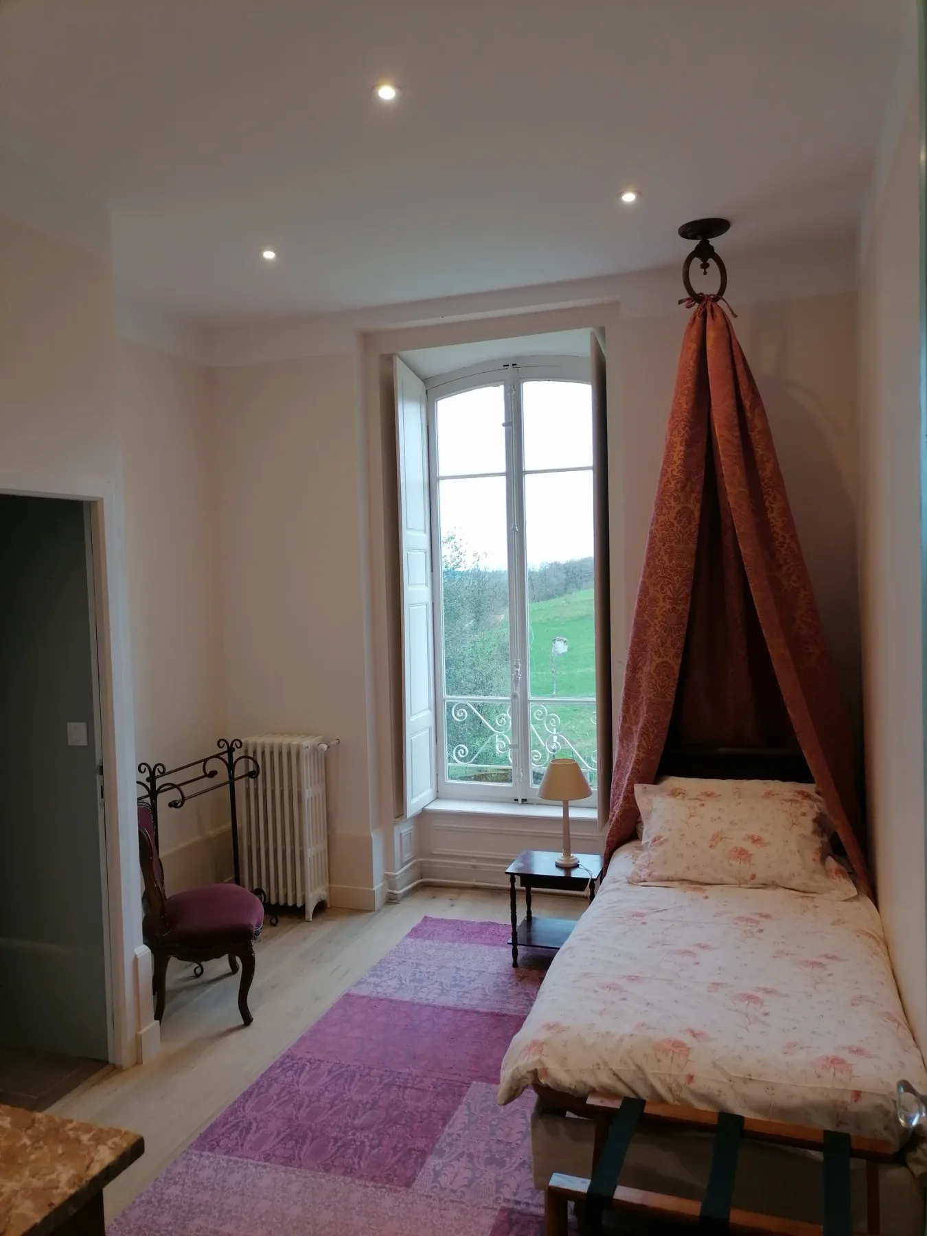 Petite Suite adjoining bedroom