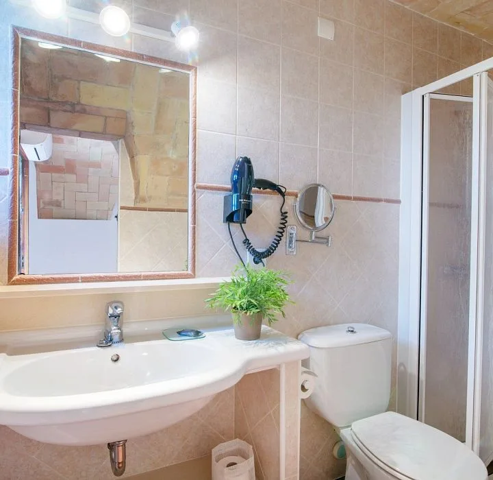 Baño de Masía Jardín