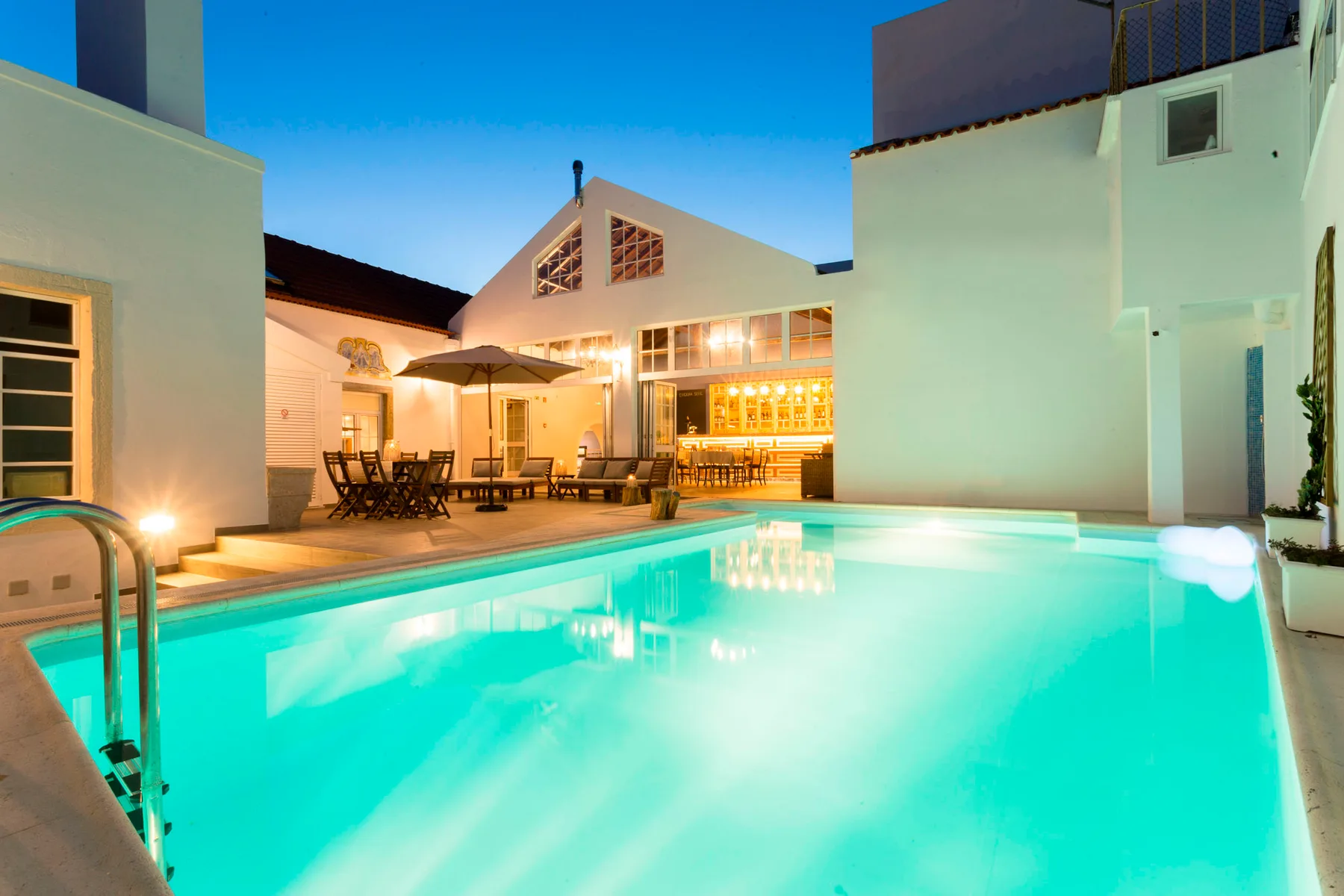 Guesthouse outdoor pool