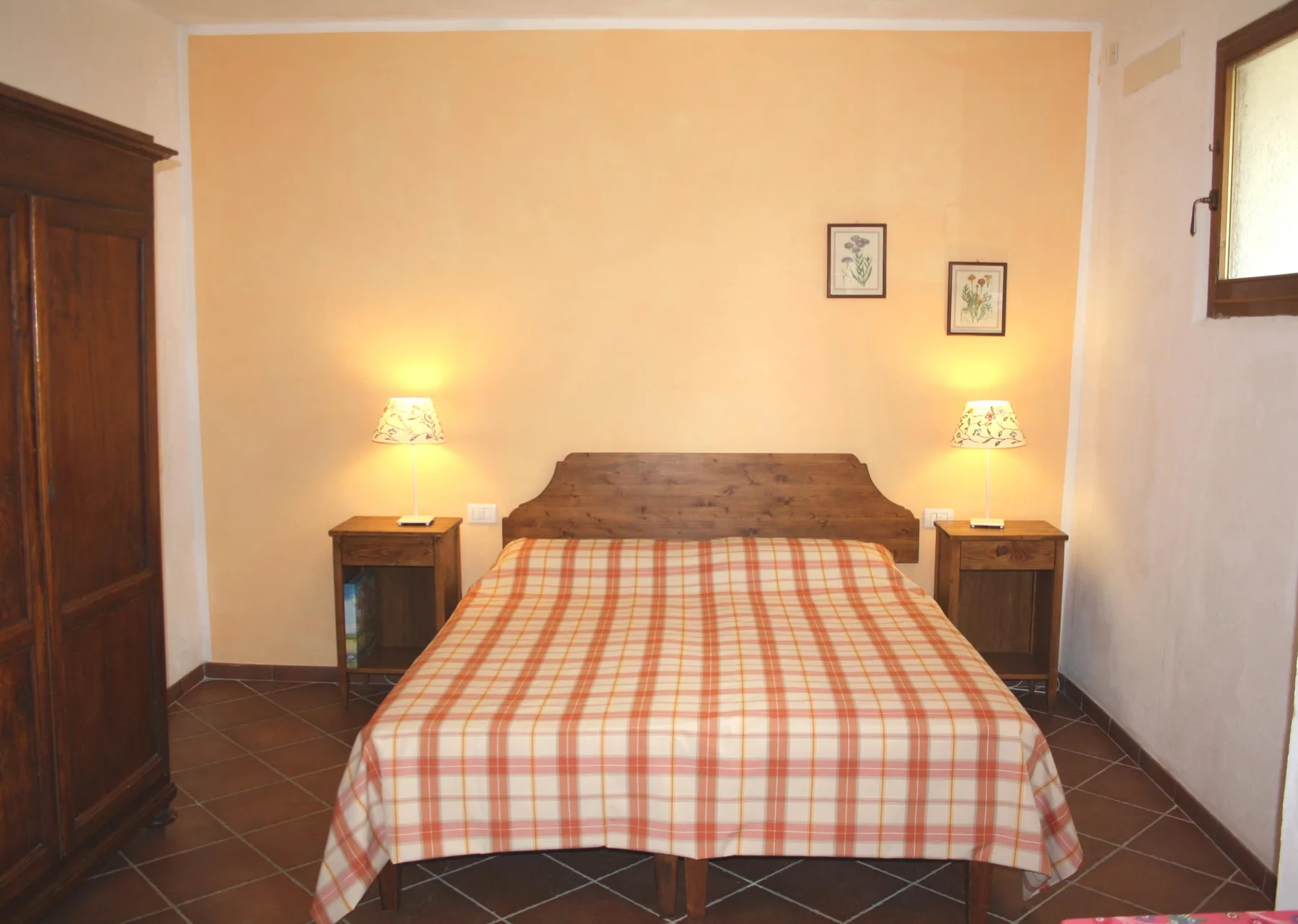 Double room with private bathroom