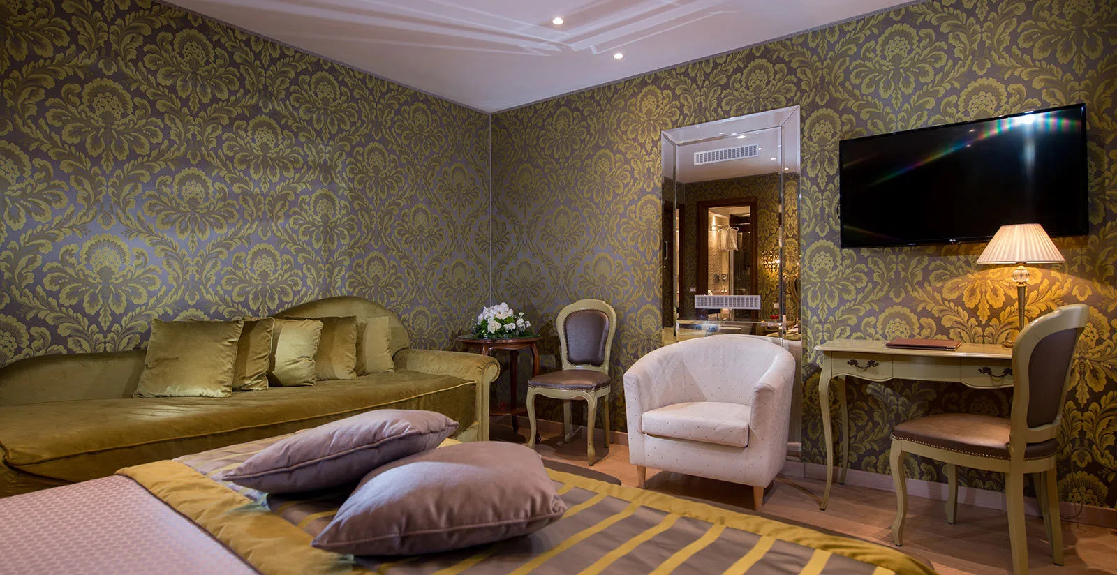Triple room