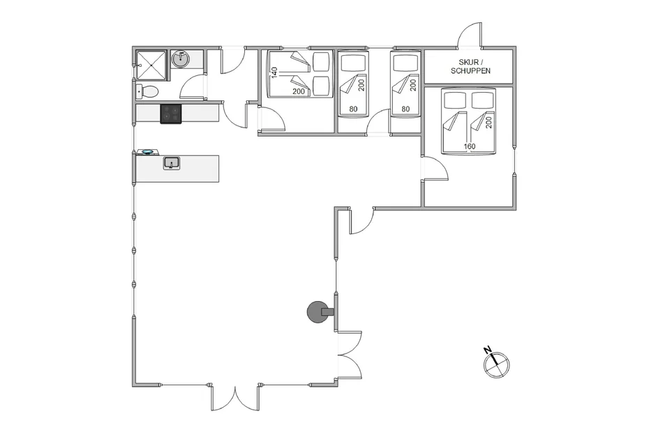 Plano de planta con varias habitaciones, zonas para dormir y un amplio espacio central abierto.