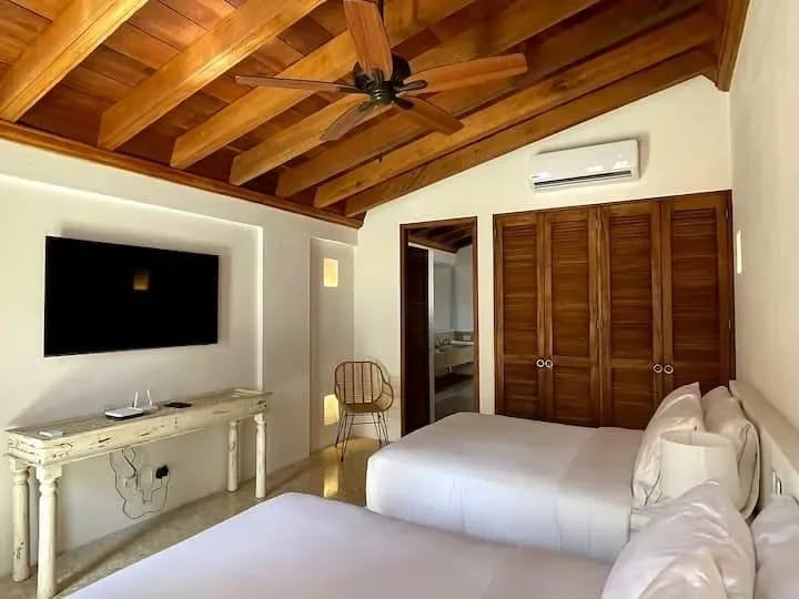 Luxurious House w/ Fantastic Pool in Cartagena