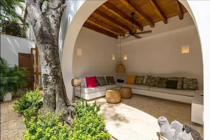 Luxurious House w/ Fantastic Pool in Cartagena