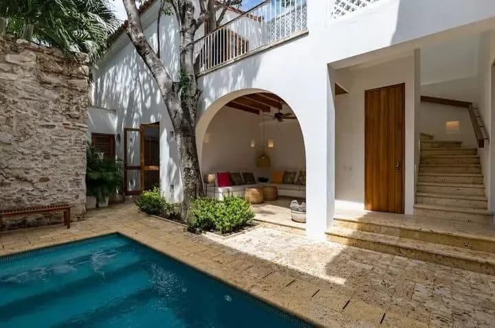 Luxurious House w/ Fantastic Pool in Cartagena