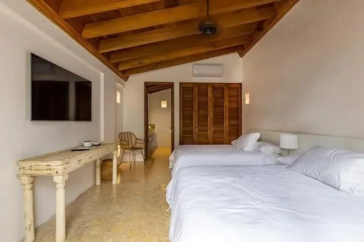 Luxurious House w/ Fantastic Pool in Cartagena