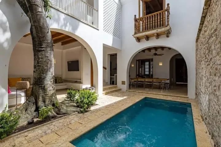 Luxurious House w/ Fantastic Pool in Cartagena