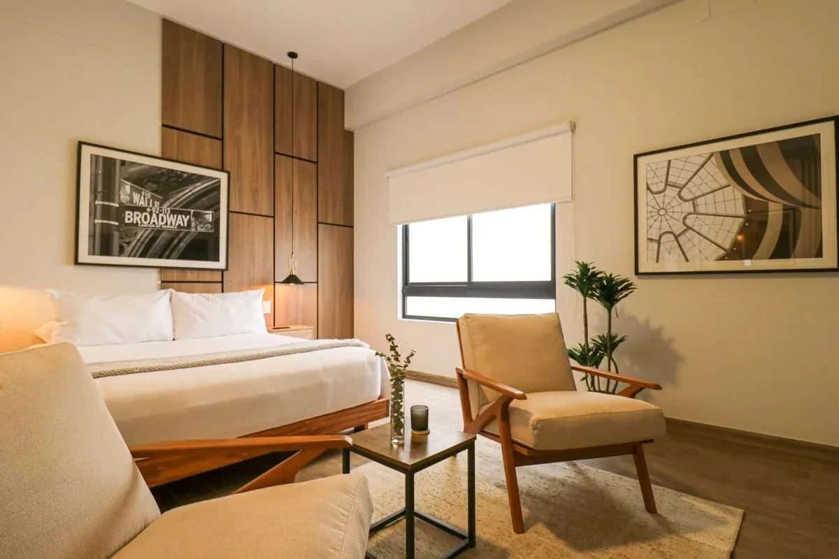 Bold and Spacious 2BR in Miraflores